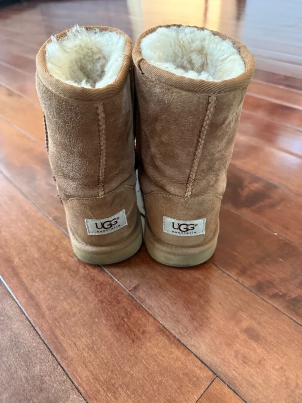 UGG Classic Short Brown Suede Shearling Boots, size 4